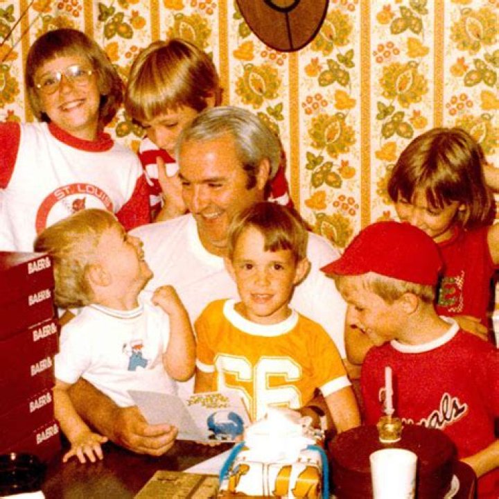 About Sean Gunn | Family And Net Worth ·