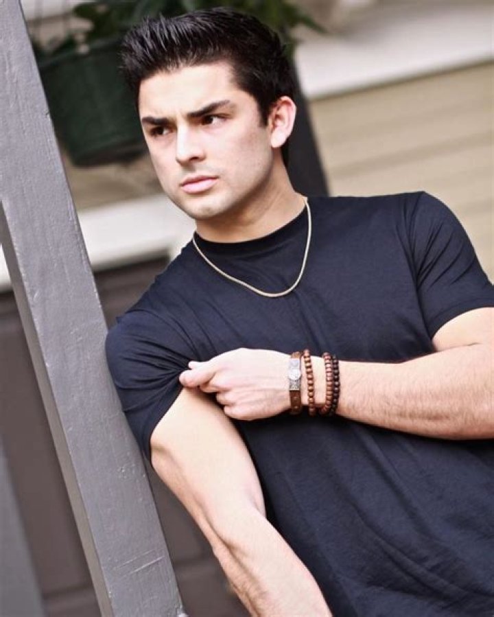 Diego Tinoco - Bio, Age, weight, height, Wiki, Facts and Family
