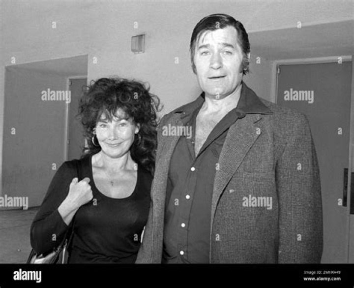 Giselle Hennessy, Clint Walker's Devoted Wife