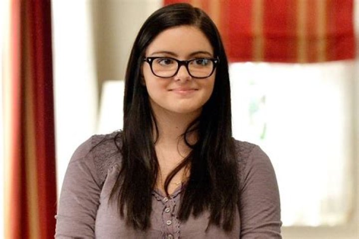 How old is Alex from Modern Family in real life? Celebrity ·