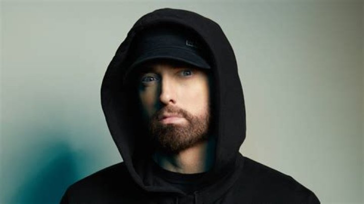 Hva ir Criminy ensku? Celebrity.fm