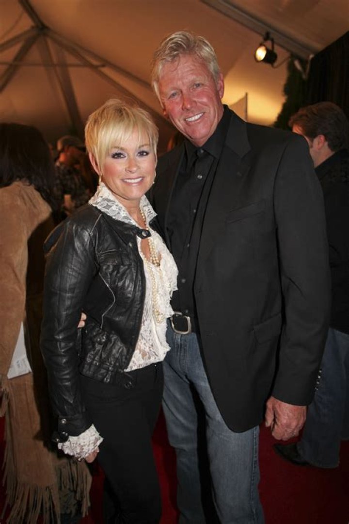 Is Lorrie Morgan Married Now