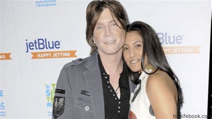Laurie Farinacci, John Rzeznik's Ex-Wife
