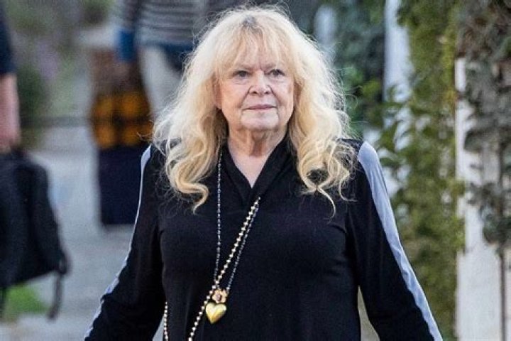 Sally Struthers Net Worth | BlogPaper