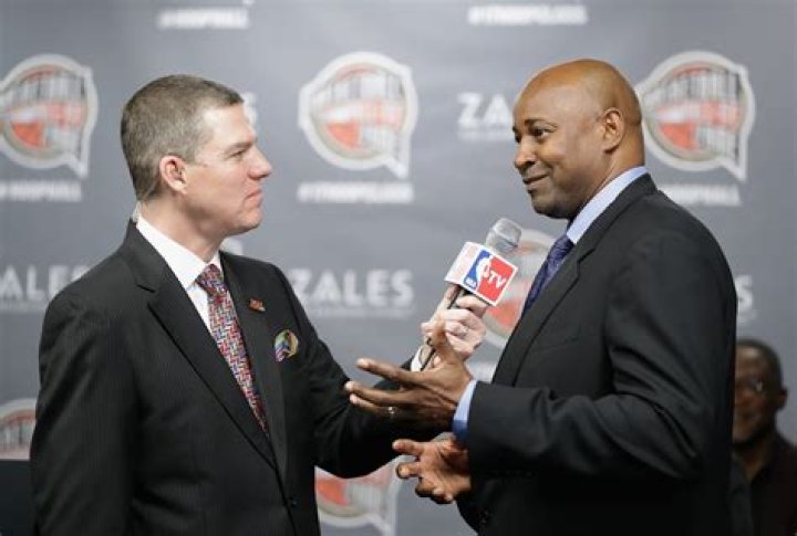Sidney Moncrief Biography, Age, Height, Wife, Net Worth, Family ·