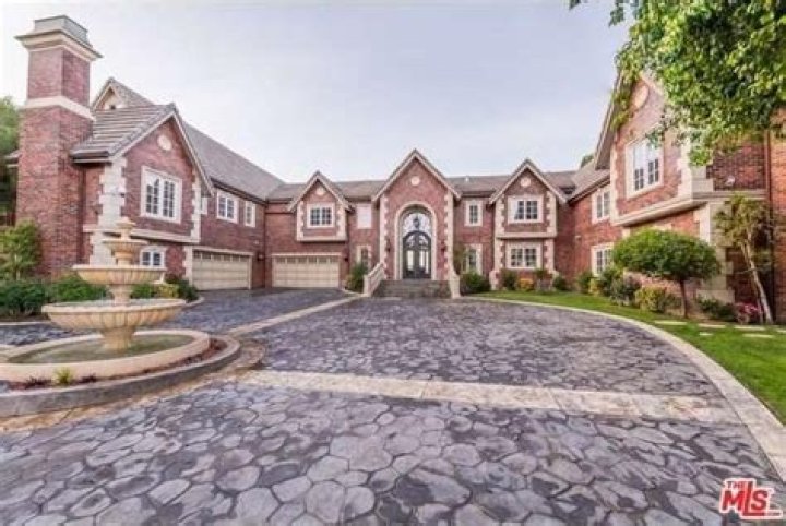 What happened to Jenni Rivera Corona house? Celebrity.fm #1 Official Stars, Business & Peopl ·