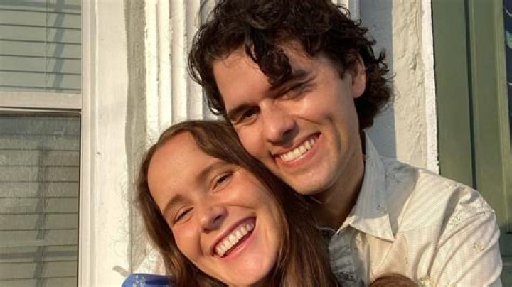 Who is John Luke Robertson Dating Now ·